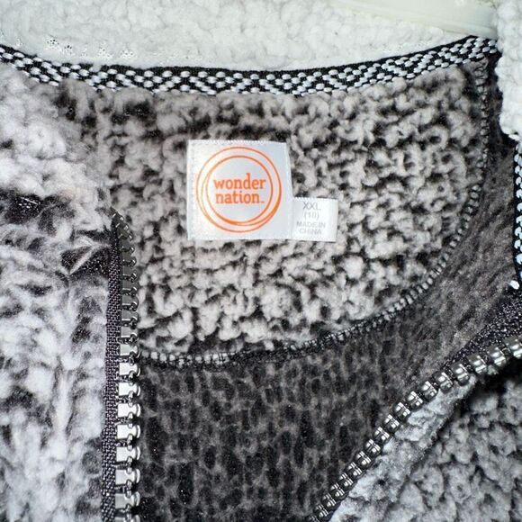Wonder Nation Sherpa Pullover - Picture 3 of 3